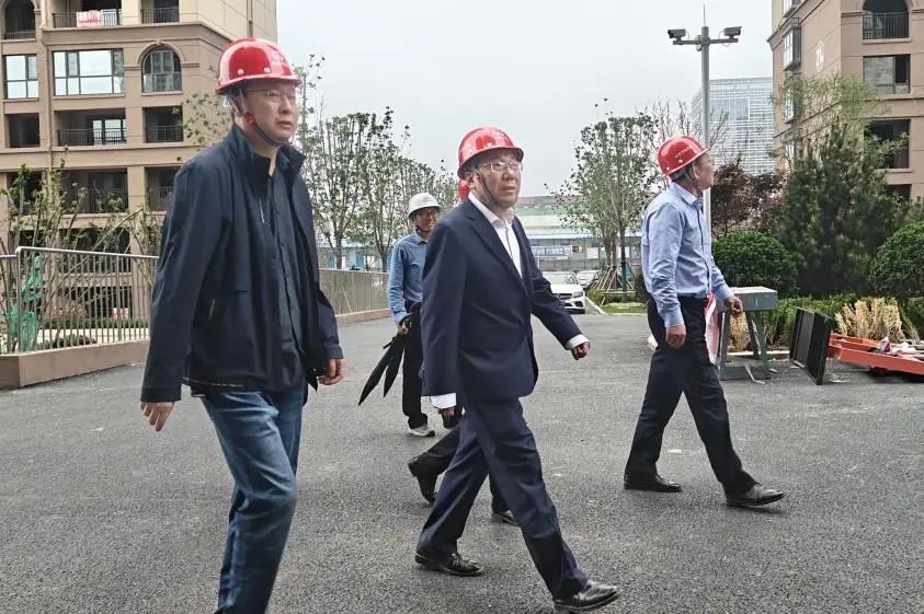 1752547256437079.jpg 公司黨委書記、董事長李明華一行到煙臺項目、濰坊項目檢查指導工作.jpg